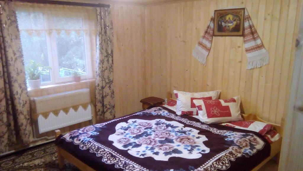 Яблуневий Сад Yablunytsya Ngoại thất bức ảnh