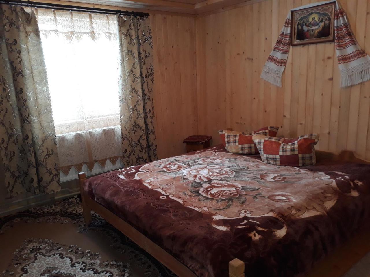 Яблуневий Сад Yablunytsya Ngoại thất bức ảnh