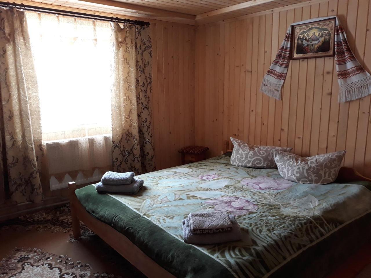 Яблуневий Сад Yablunytsya Ngoại thất bức ảnh