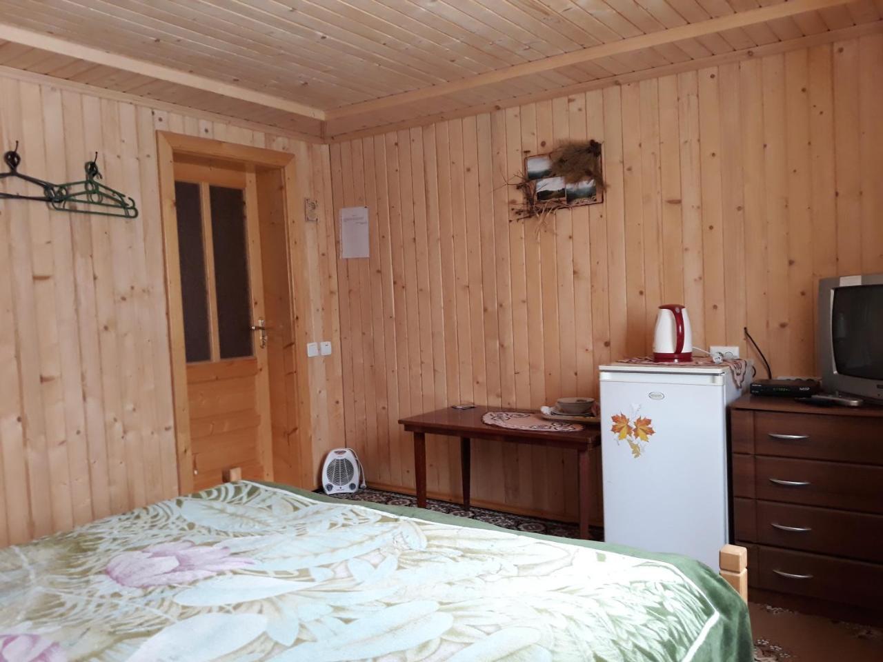 Яблуневий Сад Yablunytsya Ngoại thất bức ảnh