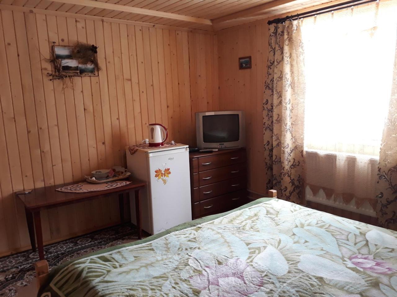 Яблуневий Сад Yablunytsya Ngoại thất bức ảnh